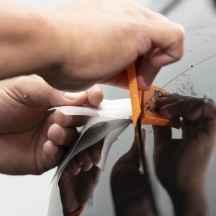 Webinar Demonstration of thermoplastic elastomer material testing during a technical webinar on elastomer applications.